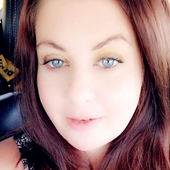 Meet your Posher, Chrissy - Picture 4 of 4